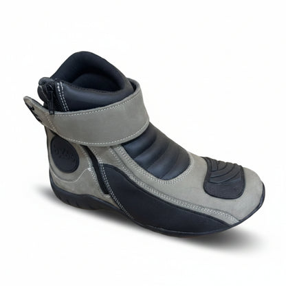 Bota Masculina para Motociclismo BX66 Cinza e Preta com Protetor de Marcha