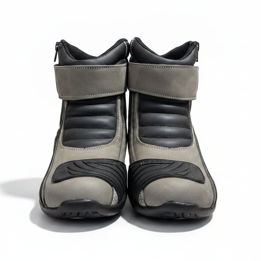 Bota Masculina para Motociclismo BX66 Cinza e Preta com Protetor de Marcha