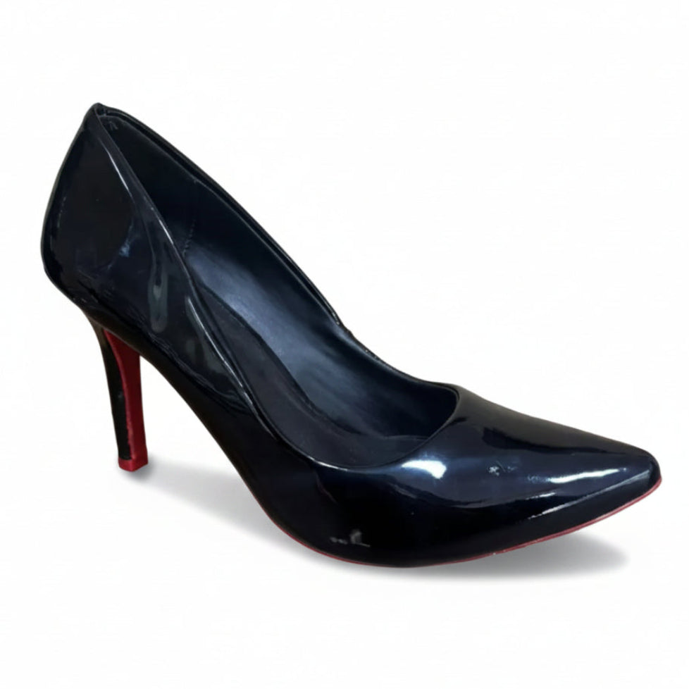 Scarpin Feminino Preto Verniz com Solado Vermelho