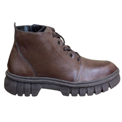 Bota Feminina em Couro Marrom BX66 - Solado Tratorado Antiderrapante