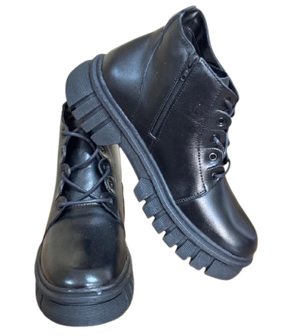 Bota Feminina Preta em Couro BX66 com Zíper Lateral