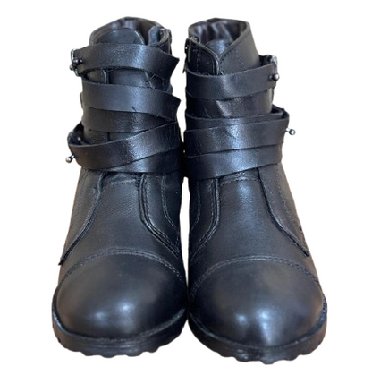 Bota Feminina Preta em Couro BX66 Tiras e Fivelas